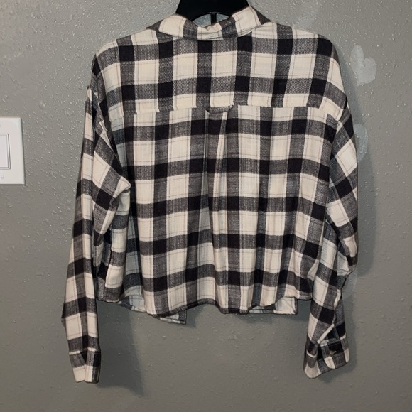 American Eagle Cropped Tan & Gray Flannel - Picture 5 of 5